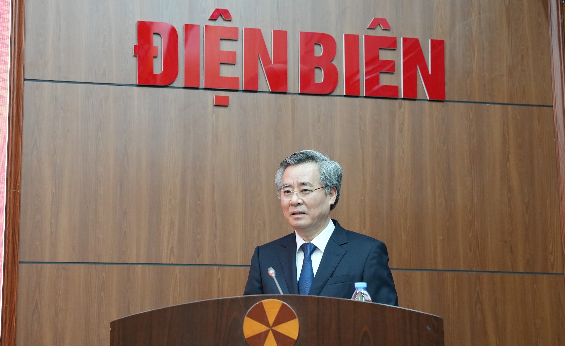 2-Ban-T-ch-c-Trung-ng-Ho-ng-ng-Quang.jfif