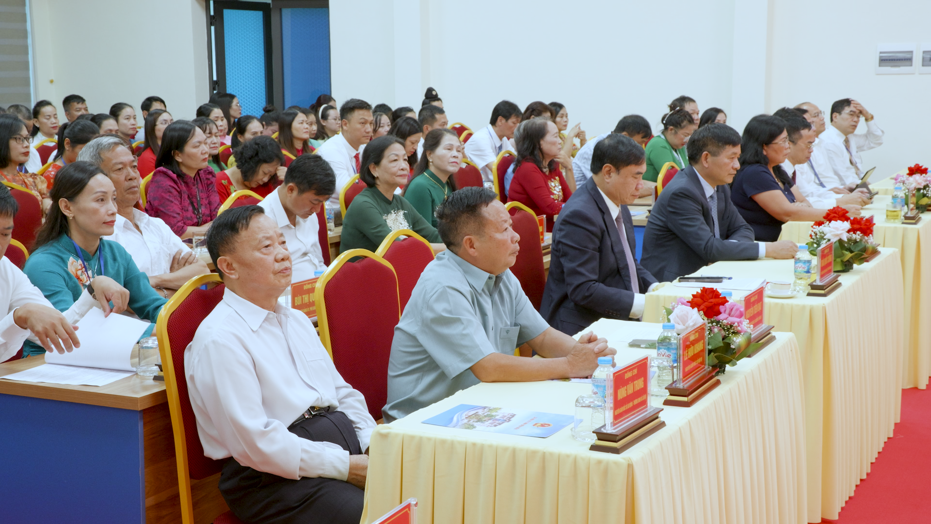 Quang-canh-26-8dai-bieu.png