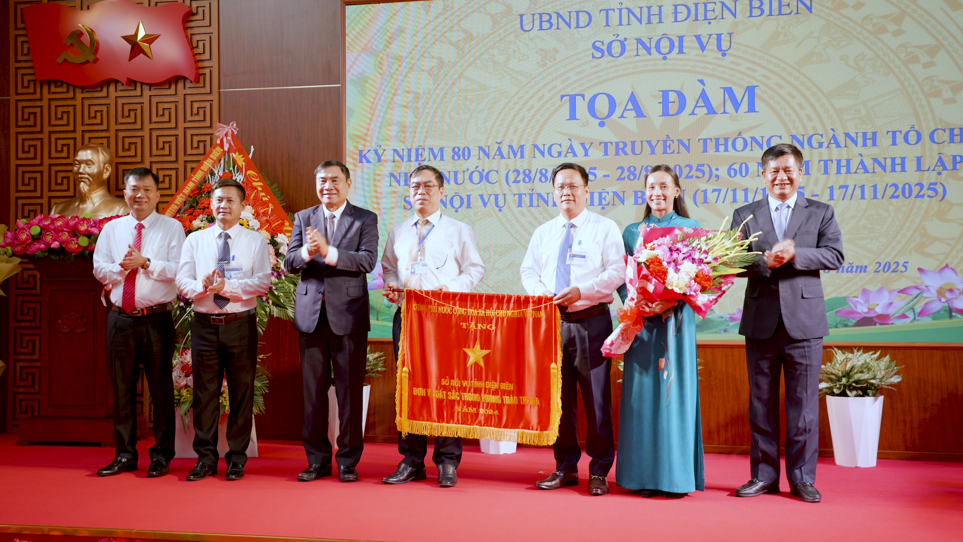 lanh-dao-tinh-tang-co-thi-dua-26-8.png