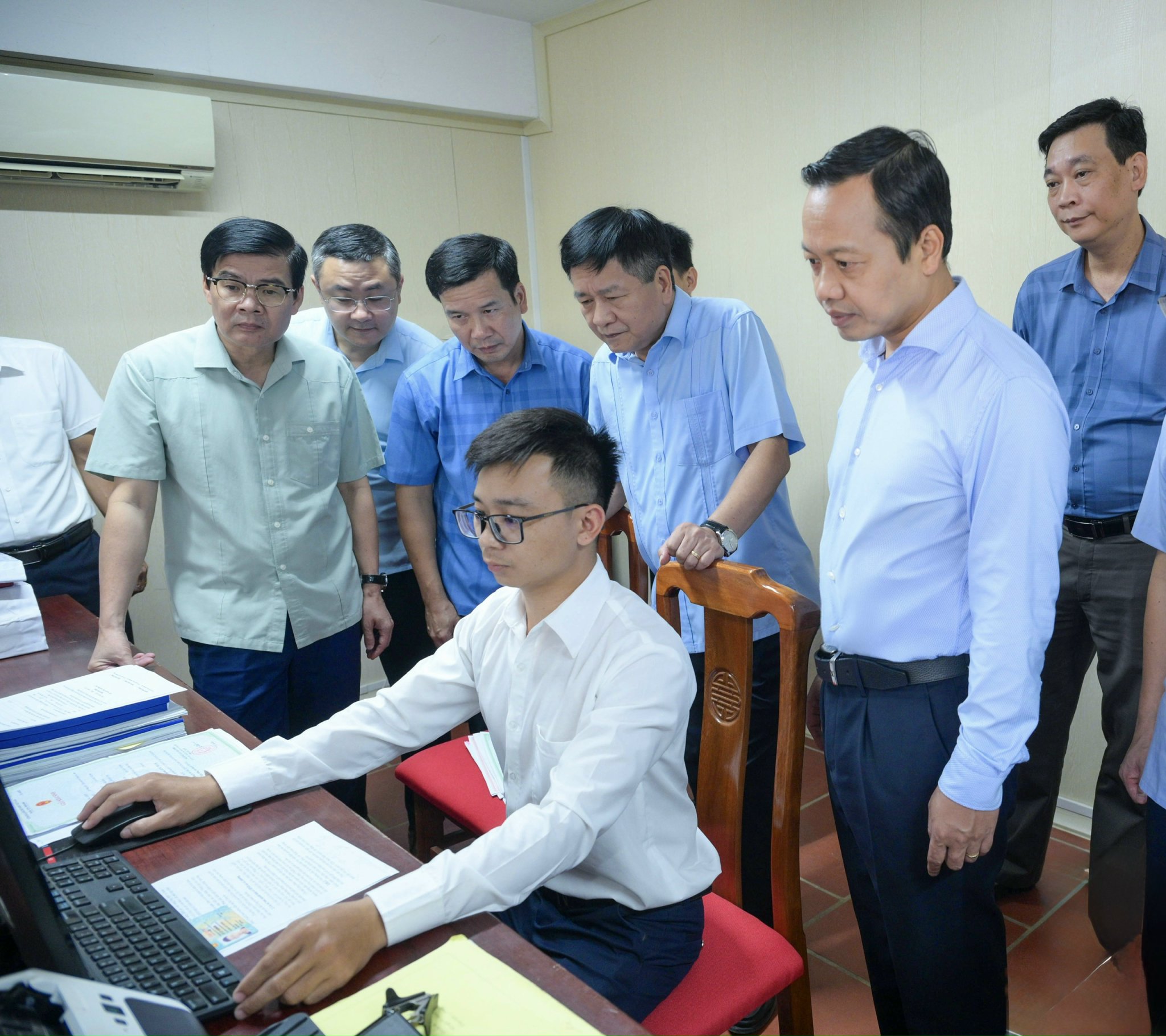 24-10-BT-kiem-tra-Nua-Ngam.jpg