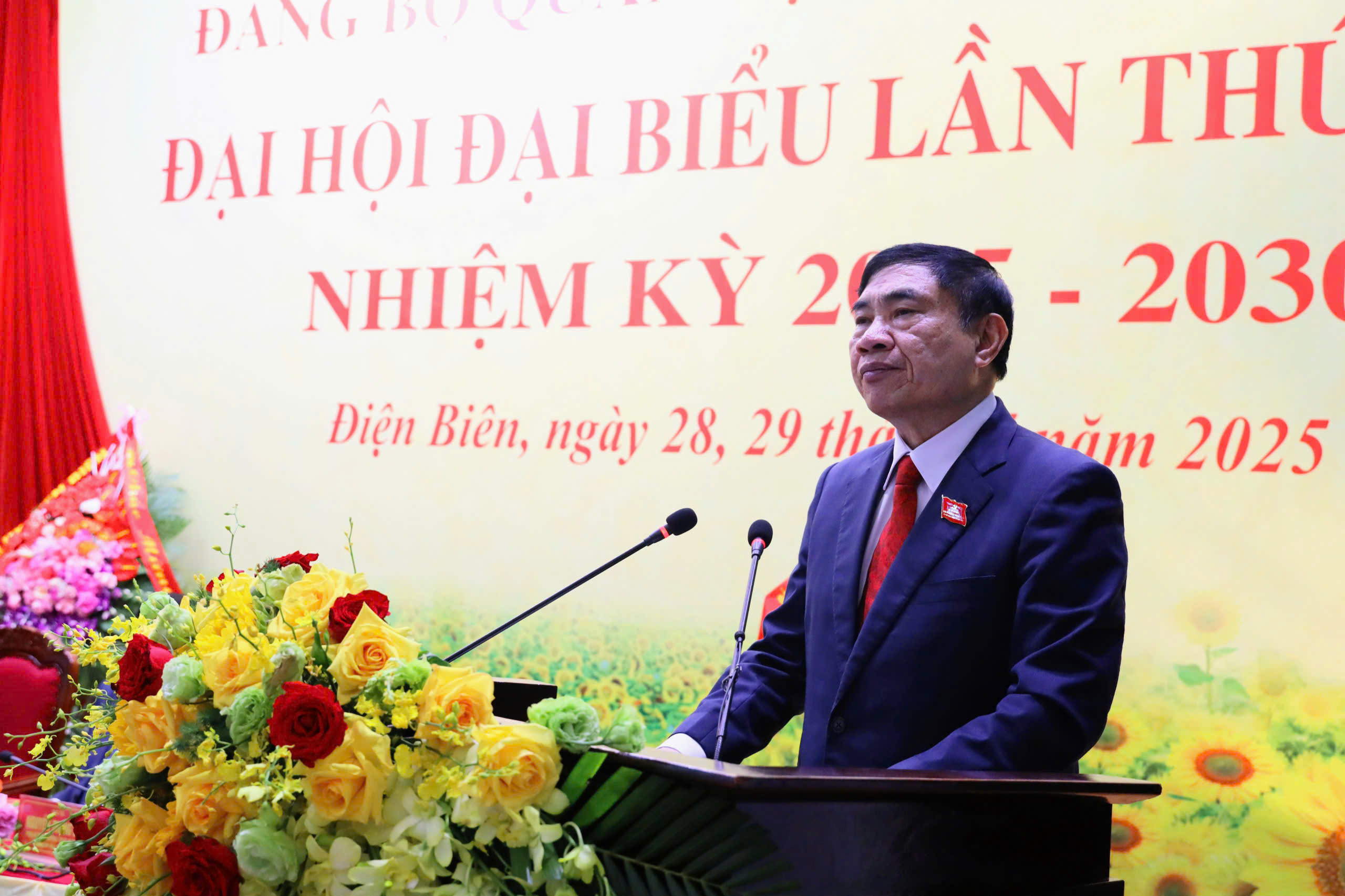 Ph-t-bi-u-khai-m-c.jpg